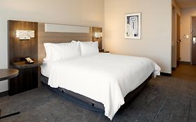 Holiday Inn Express & Suites Lathrop By Ihg
